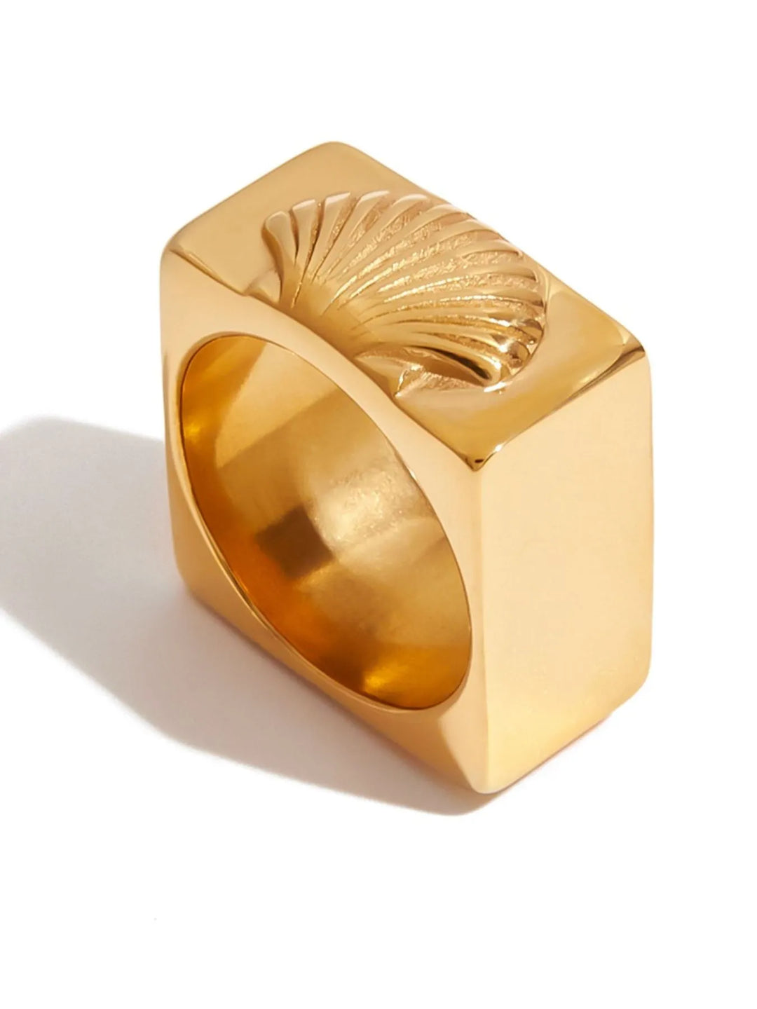 Clamshell 18K Gold-Plated Signet Ring | Rezortly