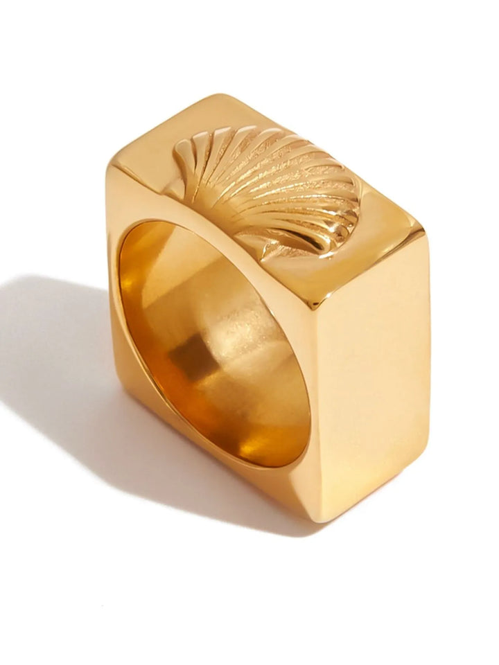 Clamshell 18K Gold-Plated Signet Ring | Rezortly