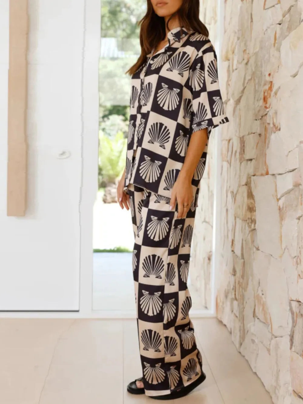 Shelly Clamshell Print Shirt & Wide Leg Pants Outfit Set - S-XL - Black & White | Rezortly