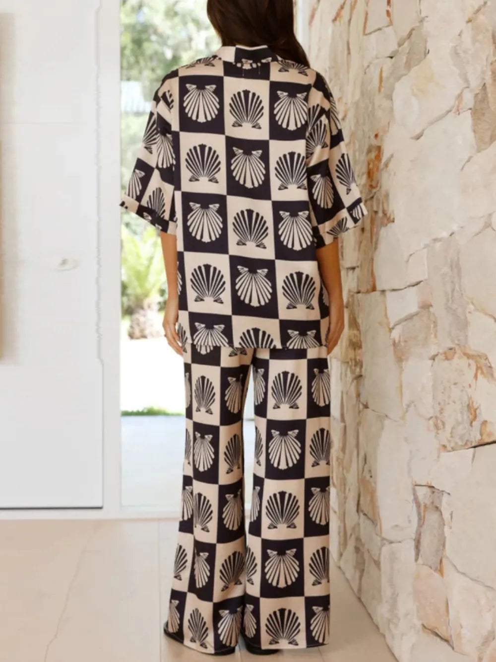 Shelly Clamshell Print Shirt & Wide Leg Pants Outfit Set - S-XL - Black & White | Rezortly