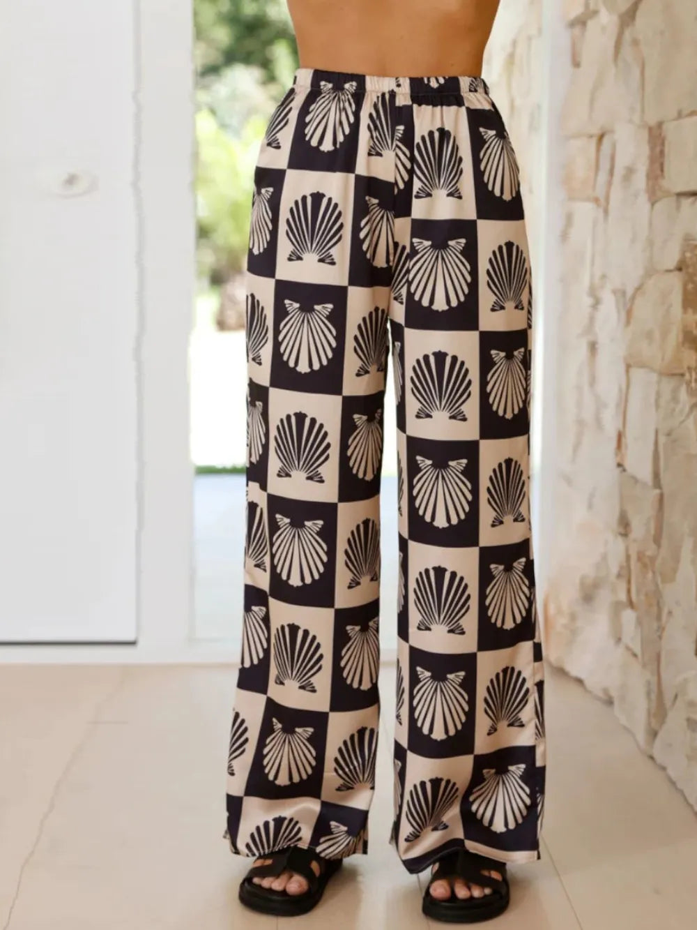 Shelly Clamshell Print Shirt & Wide Leg Pants Outfit Set - S-XL - Black & White | Rezortly